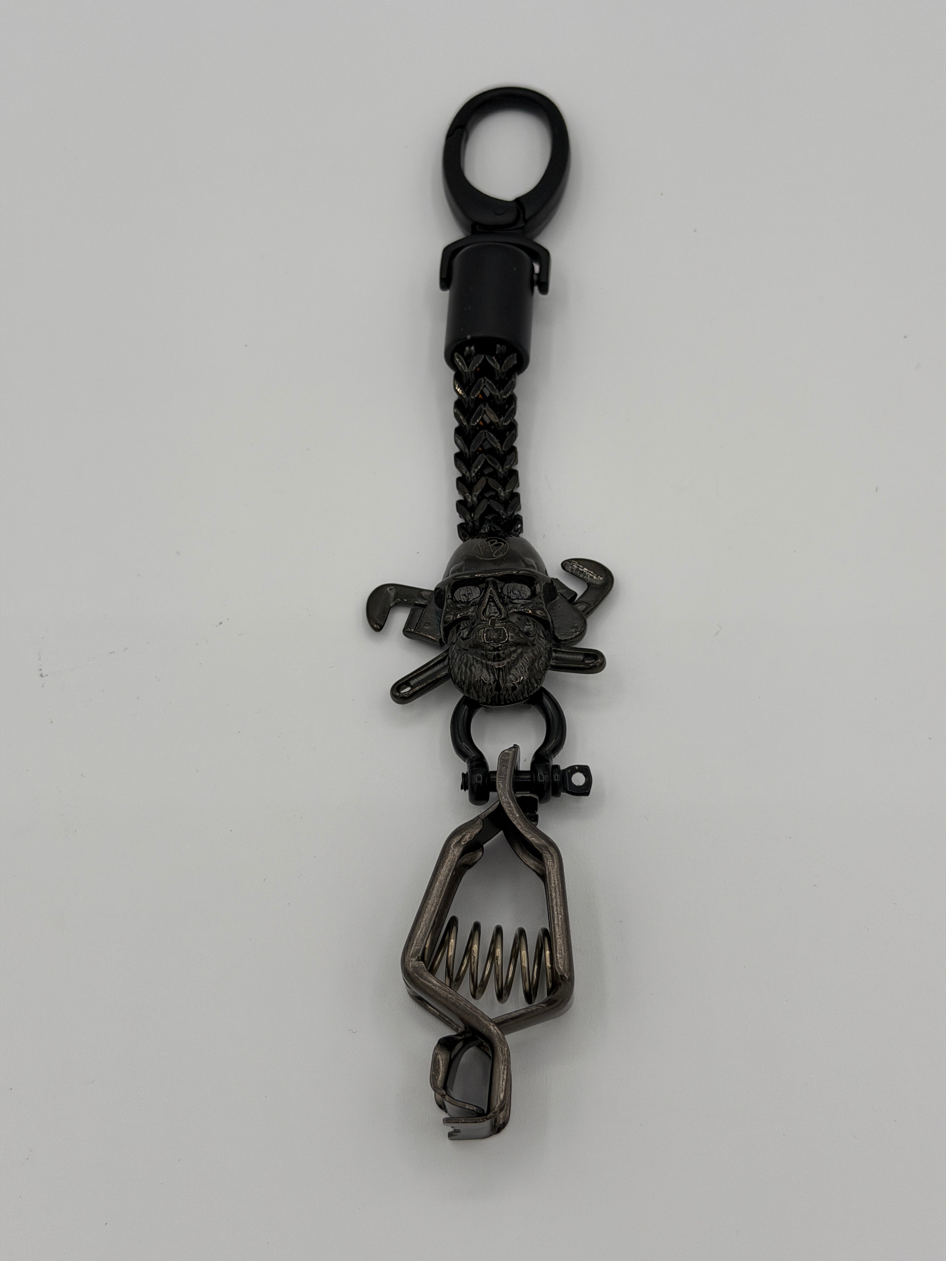 Black pipefitter glove clip